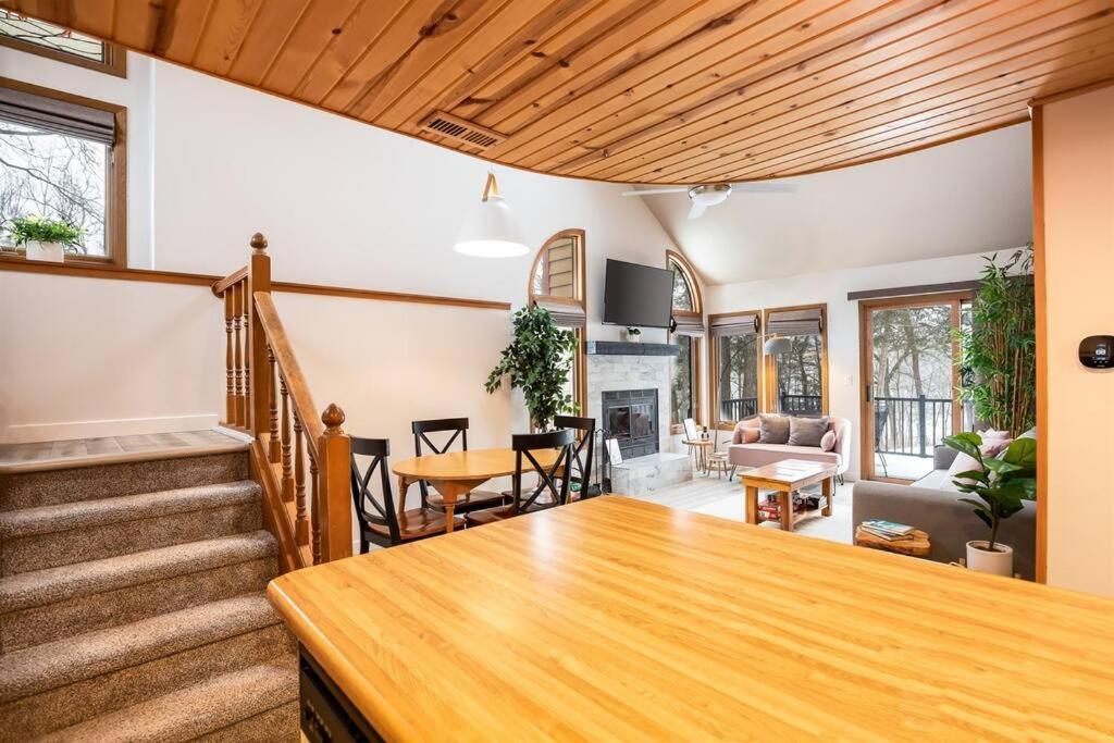 Peaceful 2-Bedroom Townhome Retreat W/Wooded View Галіна Екстер'єр фото